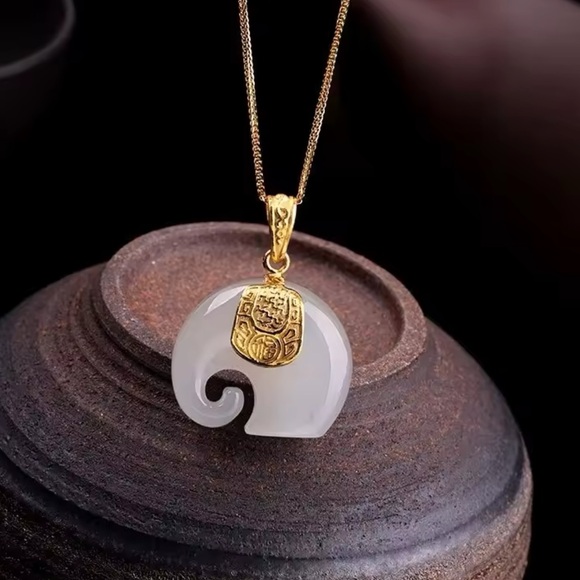 Healing Natural Stone White Jade Elephant Necklace. NWT - Picture 3 of 7